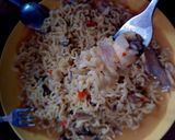 A picture of step 3 of Indomie with sardine.