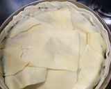 Foto del paso 5 de la receta: Tarta de jamón y queso con corazón de espinaca
