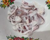 Foto langkah ke 1 dari resep Oseng Cumi Cabe Ijo.
