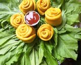 A picture of step 8 of Rose Pumpkin Steamed Buns.