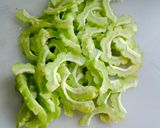 รูปขั้นตอนการทำที่ 1 ของ มะระผัดไข่