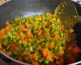 गाजर मटर बीन्स की सब्जी (gajar matar beans ki sabzi recipe in Hindi) रेसिपी चरण 4 फोटो