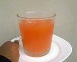A picture of step 3 of Carrot Detox Juice.