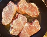 Foto del paso 3 de la receta: Medallones de cerdo con salsa de naranja y papas