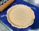 Une image de l'étape 4 de Tarte aux pommes et pralines roses.
