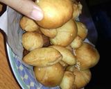 Foto langkah ke 3 dari resep Roti goreng lembut.