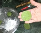 A picture of step 4 of Palak Papdi.