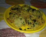 A picture of step 3 of Methi mathri.