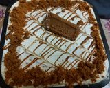 A picture of step 10 of Lotus 3 milk tres leches cake.