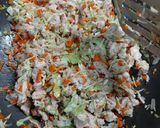 A picture of step 3 of Chicken and veg cheese grilled sandwiches.