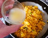 A picture of step 3 of Batata Poha.