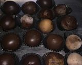 Foto langkah ke 5 dari resep Chocolate truffles with cake batter.