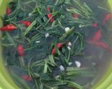 Foto langkah ke 3 dari resep Kangkung tumis kuah.
