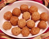 A picture of step 2 of Till Gulache Ladoo.