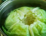 Hình bước làm 3 của món Bắp cải cuốn thịt sốt cà chua