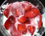 A picture of step 8 of Strawberry pretzel salad.