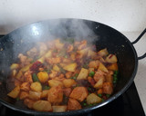 Foto del paso 1 de la receta: Arroz con pollo y patatas