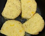 Hình bước làm 2 của món Bánh mì rán bơ trứng (french toast)