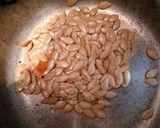 Foto del paso 4 de la receta: Pan de azafrán y orégano con semillas tostadas de calabaza