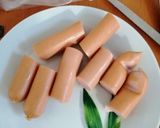 Camembertes virslikoszorú 😍😋 recept fázis 2 fotója