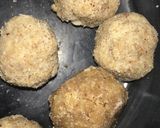 गुड़ आटा का लडू(Gud aata ke laddu recipe in Hindi) रेसिपी चरण 3 फोटो