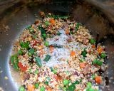 A picture of step 4 of Quinoa khichadi.