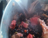 Foto del paso 12 de la receta: Sopa de poroto negro chorizo colorado y variedades del cerdo 🐖
