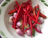 Foto langkah ke 2 dari resep Sambal ikan jambal pedas maknyus.