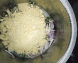 कांदा भजी (kanda bhaji recipe in marathi) रेसिपी स्टेप 2 फोटो 