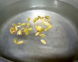 A picture of step 3 of Zarda / Meethay Chawal.