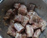 รูปขั้นตอนการทำที่ 2 ของ ซี่โครงหมูทอดกระเทียมพริกไทย