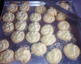 Foto langkah ke 8 dari resep Kue kering Sagu keju.