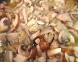 Foto del paso 7 de la receta Filetes rusos en salsa de champiñones y setas