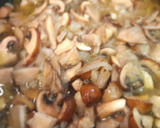 Foto del paso 7 de la receta: Filetes rusos en salsa de champiñones y setas
