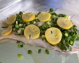 Une image de l'étape 6 de Filets de merlu blanc aux cebettes, citron confit et épices.