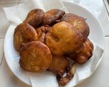A picture of step 4 of Maruya (Banana Fritter).