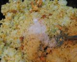 Foto langkah ke 5 dari resep Nasi Goreng Kuning.