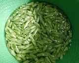 Foto langkah ke 1 dari resep Oseng Pedis Buncis Bunga Pepaya.