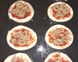 A picture of step 3 of Minnie Kabab pizza.