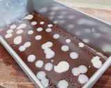 Foto langkah ke 5 dari resep Lapis gulung polkadot.