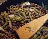Foto del paso 6 de la receta: Carne molida con nopales en salsa de guajillo