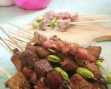 Foto langkah ke 2 dari resep Sate Daging Sapi Pete Bumbu Kacang.