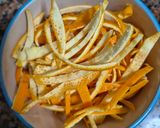 Foto del paso 1 de la receta: Cáscaras de naranja confitadas