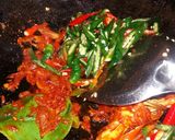 Foto langkah ke 2 dari resep 18. Tongkol Suwir Pedas Asam Manis.