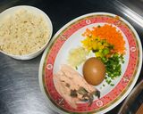 รูปขั้นตอนการทำที่ 1 ของ ข้าวผัดแซลมอน