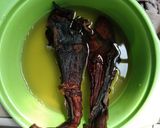Foto langkah ke 1 dari resep Ikan Salai Tumis Pedas.
