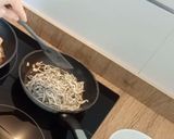 Foto del paso 3 de la receta: Tartaletas de hojaldre con bacalao y gulas