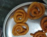 A picture of step 16 of Makhana kheer and jalebi parfait.
