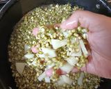 मोड आलेल्या मुगाची झडपट सुक्की भाजी (Sprouted Mugachi Sukki Bhaji Recipe In Marathi) रेसिपी स्टेप 2 फोटो 