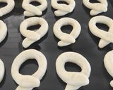 Foto del paso 2 de la receta: Rosquitos de vino con grasa de cerdo